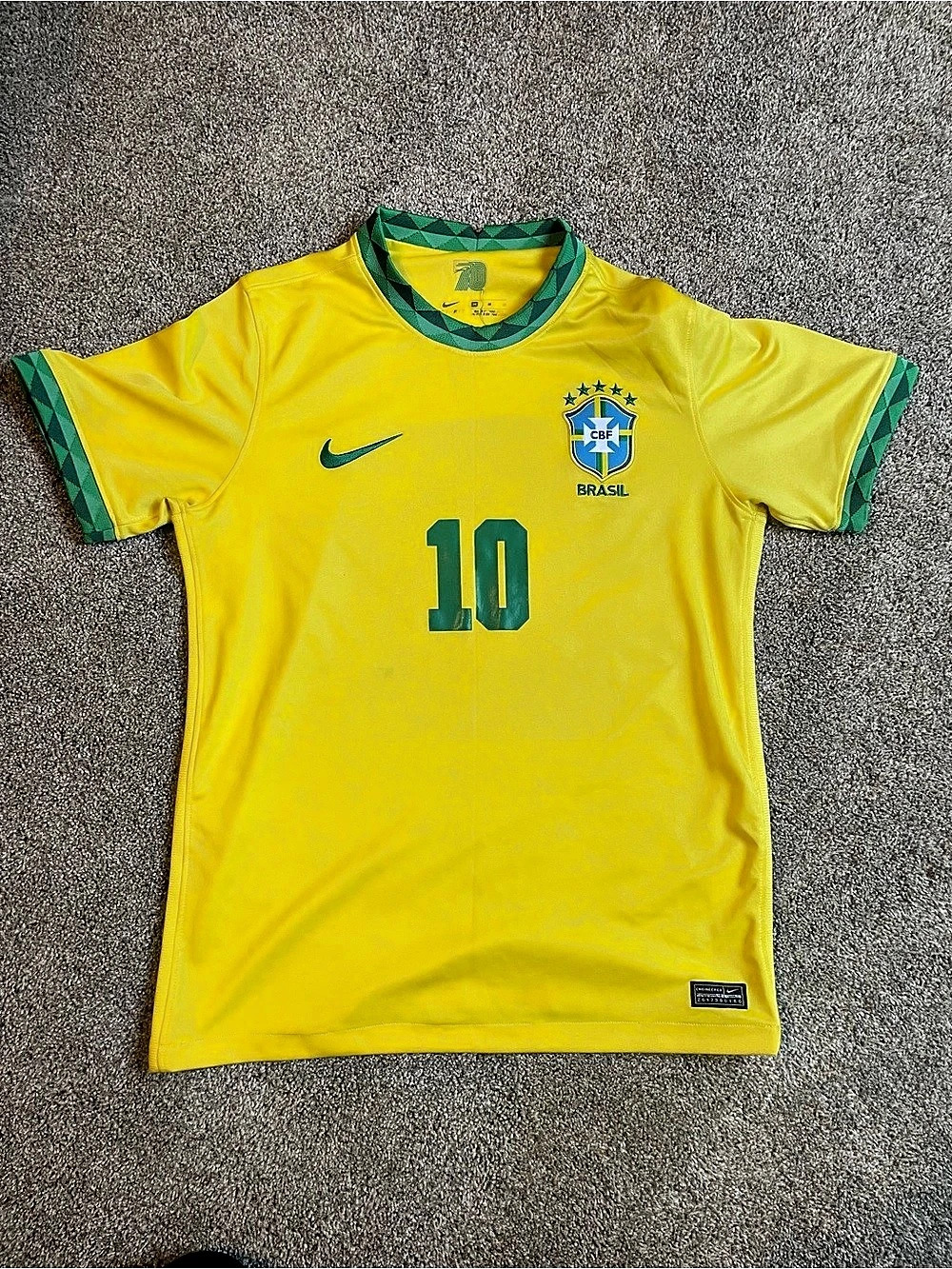 Nike Brazil Home Soccer Jersey Neymar Jr. #10 Medium